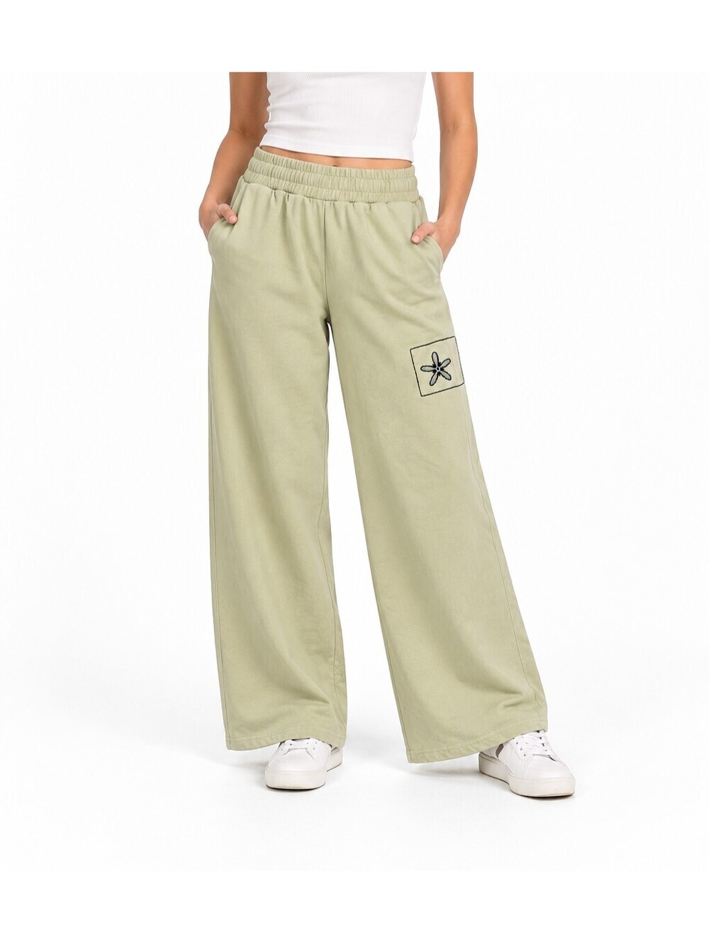 Easel Los Angeles Sage Green Wide Leg Sweatpants M Embroidered Patch Cotton NWT